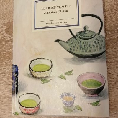 Das Buch vom Tee bei Kido in Freiburg