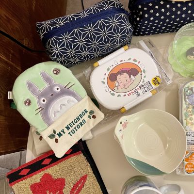 Neu eingetroffenes Totoro-Merchandise

